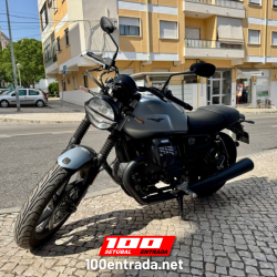 Moto Guzzi V7 Stone